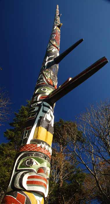 totem pole in Beacon Hill Park